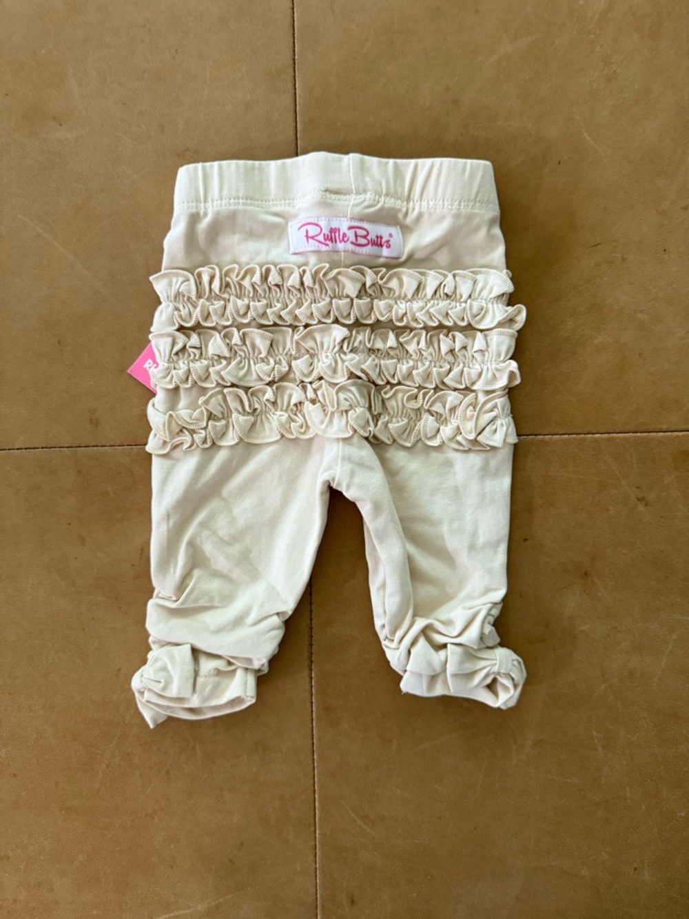 Ruffle Butts Ruched Bow Leggings Oatmeal 0-3M NwT